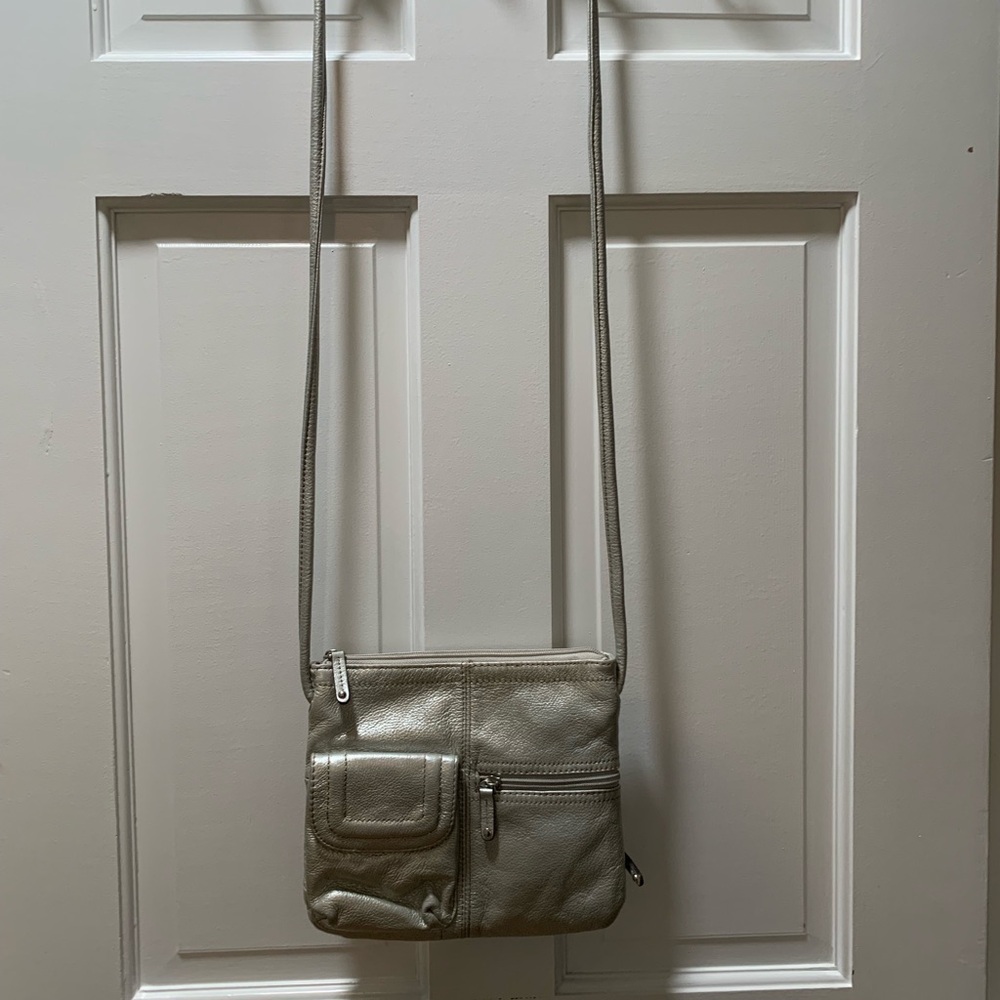 Tignanello Silver Pebble Leather Crossbody Purse with Rope Style Non-Adj Strap
